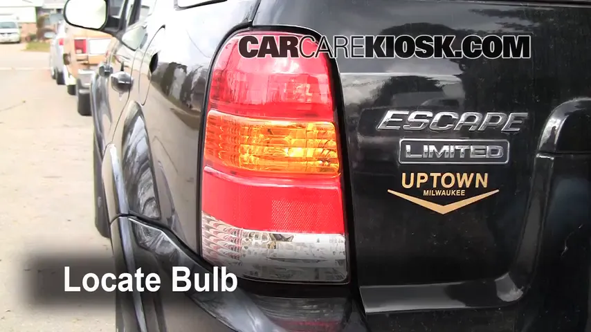 2004 Ford Escape Limited 3.0L V6 Éclairage Feu clignotant arrière (remplacer l'ampoule)